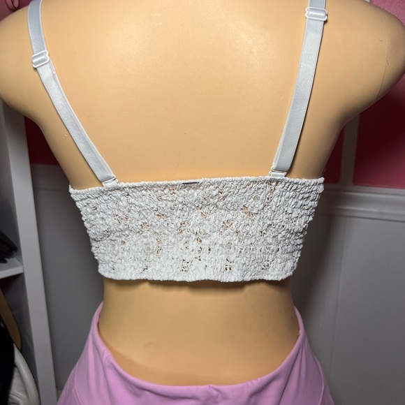 Elegant White Lace Bralette - Picture 6 of 7